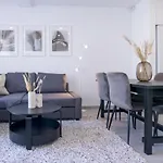 Phaedrus Living Limnaria Luxury Flat Vine 121