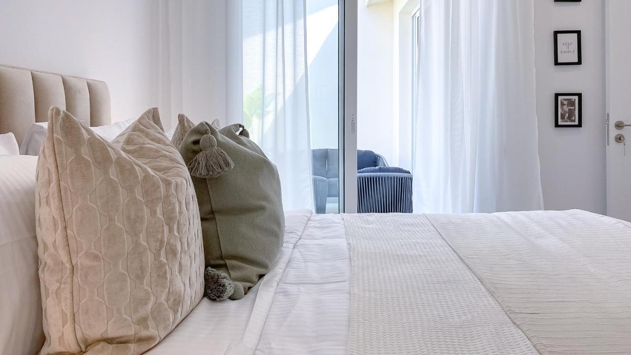 Apartment Phaedrus Living Limnaria Luxury Flat Vine 121